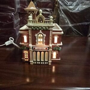 Department 56 DISNEYLAND FIRE DEPARTMENT #105‎ Heritage Village Main St Disney